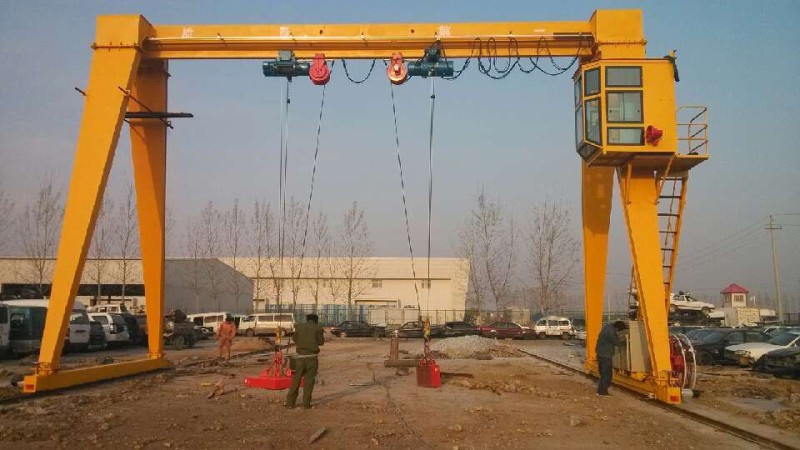 MHE�� 늄Ӻ��J�����Tʽ���ؙC MHE type electric hoist single girder gantry crane